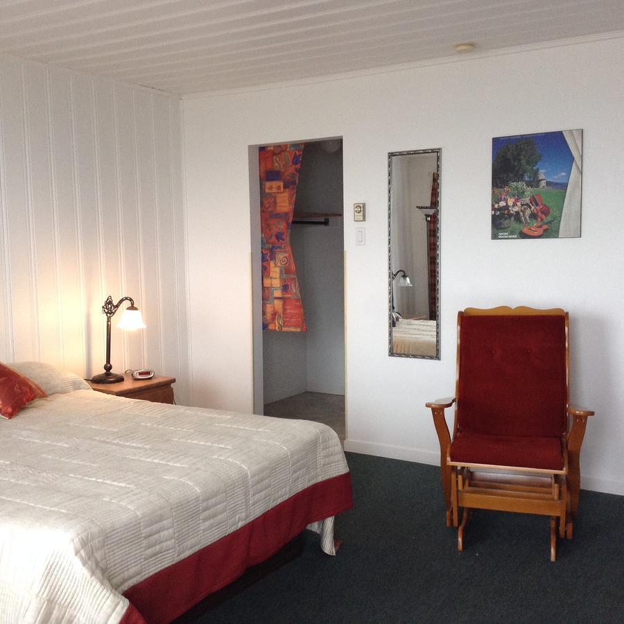 Restaurant Motel De La Plage Saint-Irénée Bagian luar foto